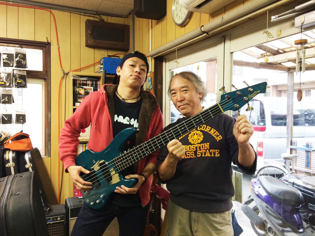 ベーシスト Tac(山﨑 拓) さまがSonicに御来店！ | Sonic｜Guitar&Bass  